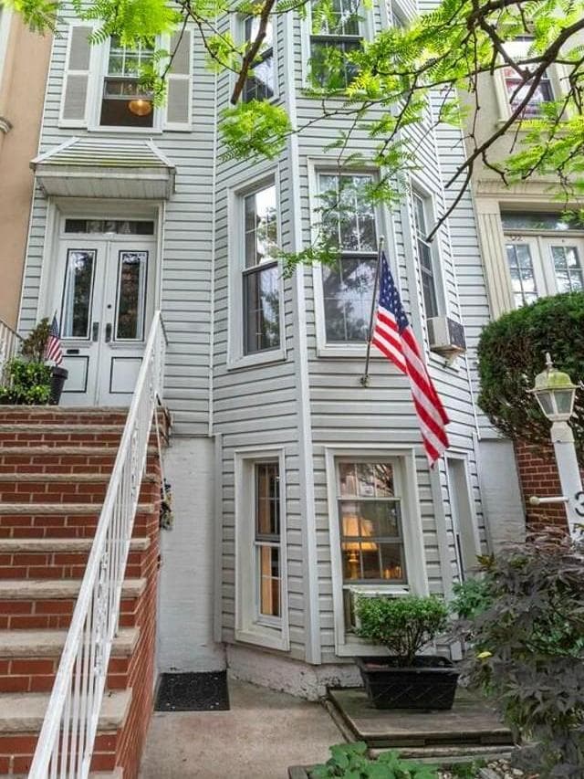324 76TH Street