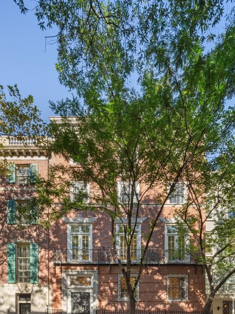 125 East 65TH Street