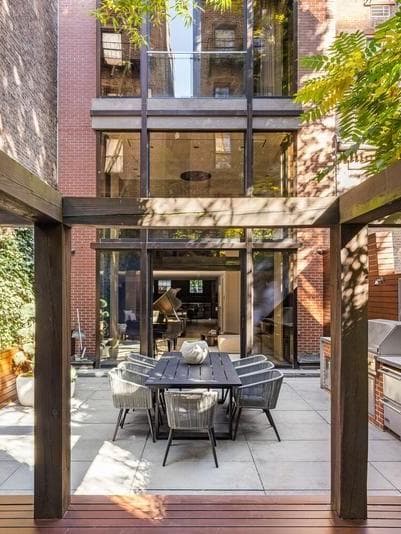 80 West WASHINGTON Place
