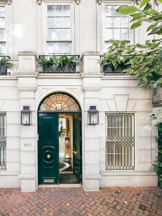 160 East 81ST Street